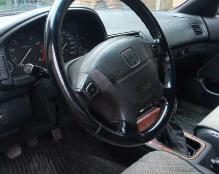 Красный Хонда Аккорд, объемом двигателя 2 л и пробегом 370 тыс. км за 2000 $, фото 5 на Automoto.ua