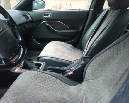 Красный Хонда Аккорд, объемом двигателя 2 л и пробегом 370 тыс. км за 2000 $, фото 4 на Automoto.ua