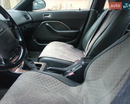 Красный Хонда Аккорд, объемом двигателя 2 л и пробегом 370 тыс. км за 2000 $, фото 3 на Automoto.ua