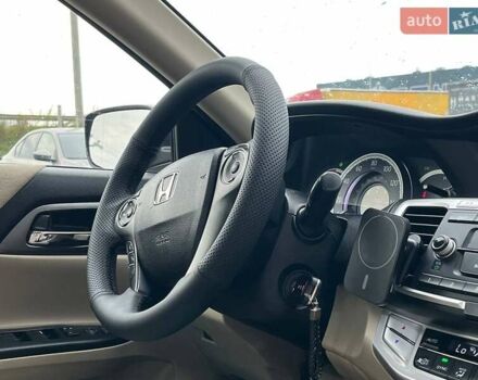 Красный Хонда Аккорд, объемом двигателя 2.4 л и пробегом 224 тыс. км за 9990 $, фото 2 на Automoto.ua