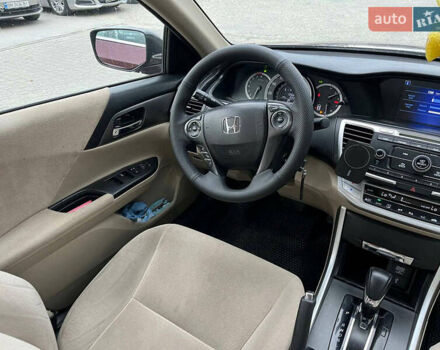 Красный Хонда Аккорд, объемом двигателя 2.4 л и пробегом 224 тыс. км за 9990 $, фото 10 на Automoto.ua