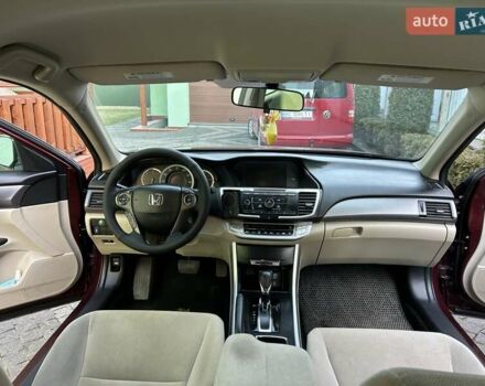 Красный Хонда Аккорд, объемом двигателя 2.36 л и пробегом 222 тыс. км за 9000 $, фото 5 на Automoto.ua