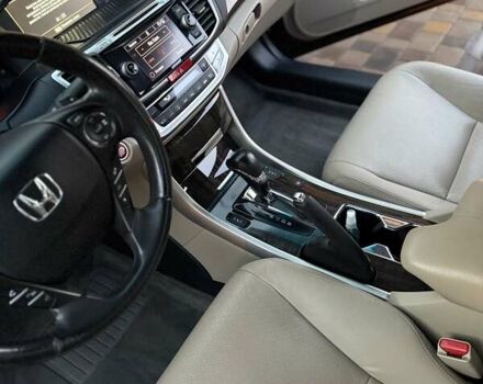 Красный Хонда Аккорд, объемом двигателя 3.5 л и пробегом 208 тыс. км за 16700 $, фото 14 на Automoto.ua