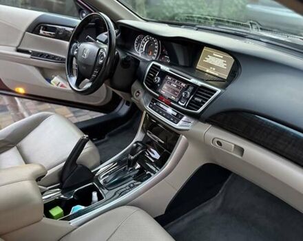 Красный Хонда Аккорд, объемом двигателя 3.5 л и пробегом 208 тыс. км за 16700 $, фото 9 на Automoto.ua