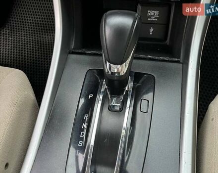 Красный Хонда Аккорд, объемом двигателя 2.4 л и пробегом 224 тыс. км за 9990 $, фото 20 на Automoto.ua