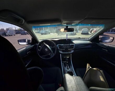 Красный Хонда Аккорд, объемом двигателя 2.2 л и пробегом 203 тыс. км за 10800 $, фото 6 на Automoto.ua