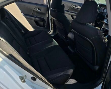 Красный Хонда Аккорд, объемом двигателя 2.2 л и пробегом 203 тыс. км за 10800 $, фото 5 на Automoto.ua