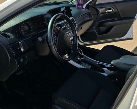 Красный Хонда Аккорд, объемом двигателя 2.2 л и пробегом 203 тыс. км за 10800 $, фото 4 на Automoto.ua