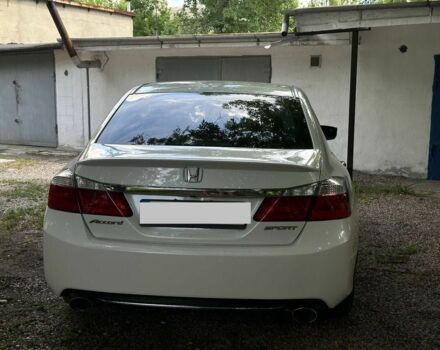 Красный Хонда Аккорд, объемом двигателя 2.2 л и пробегом 203 тыс. км за 10800 $, фото 2 на Automoto.ua