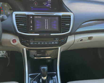 Красный Хонда Аккорд, объемом двигателя 2 л и пробегом 240 тыс. км за 15000 $, фото 32 на Automoto.ua