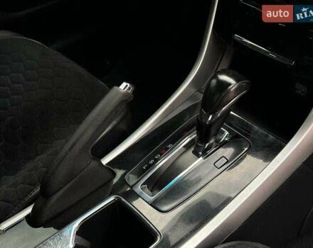 Красный Хонда Аккорд, объемом двигателя 2.36 л и пробегом 184 тыс. км за 13350 $, фото 16 на Automoto.ua