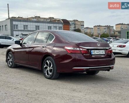 Красный Хонда Аккорд, объемом двигателя 2.36 л и пробегом 184 тыс. км за 13350 $, фото 5 на Automoto.ua