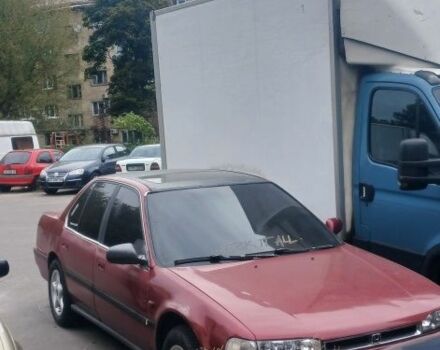 Красный Хонда Аккорд, объемом двигателя 2.2 л и пробегом 330 тыс. км за 600 $, фото 1 на Automoto.ua