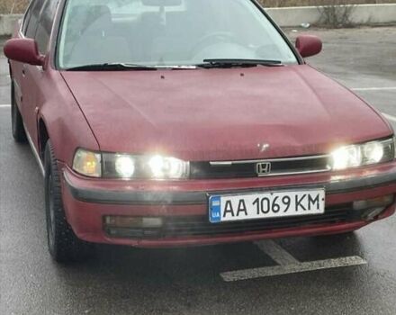 Красный Хонда Аккорд, объемом двигателя 2 л и пробегом 300 тыс. км за 800 $, фото 1 на Automoto.ua