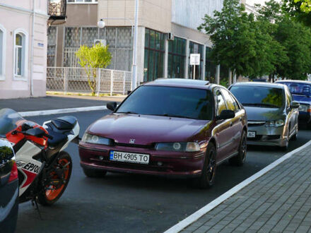 Красный Хонда Аккорд, объемом двигателя 2 л и пробегом 500 тыс. км за 3200 $, фото 1 на Automoto.ua