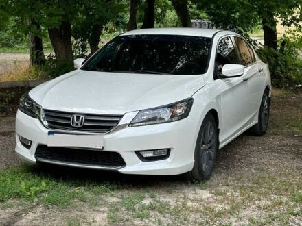 Красный Хонда Аккорд, объемом двигателя 2.2 л и пробегом 203 тыс. км за 10800 $, фото 1 на Automoto.ua