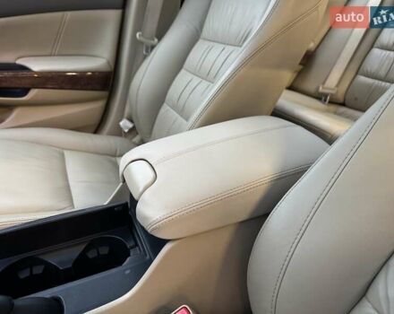 Хонда Аккорд, объемом двигателя 2.4 л и пробегом 181 тыс. км за 7650 $, фото 8 на Automoto.ua