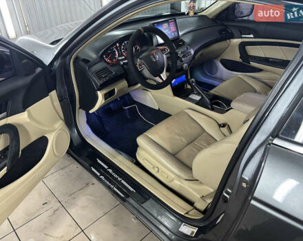 Серый Хонда Аккорд, объемом двигателя 2.35 л и пробегом 180 тыс. км за 8800 $, фото 4 на Automoto.ua