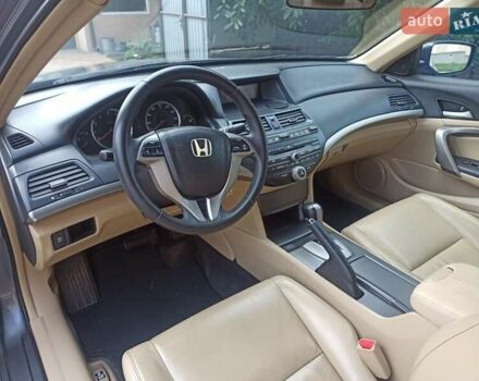 Серый Хонда Аккорд, объемом двигателя 3.47 л и пробегом 290 тыс. км за 8500 $, фото 5 на Automoto.ua