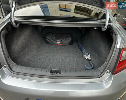 Серый Хонда Аккорд, объемом двигателя 2.36 л и пробегом 119 тыс. км за 12000 $, фото 9 на Automoto.ua