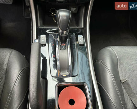 Серый Хонда Аккорд, объемом двигателя 2.36 л и пробегом 119 тыс. км за 12000 $, фото 8 на Automoto.ua