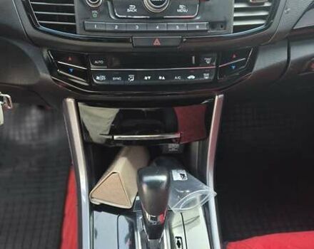 Серый Хонда Аккорд, объемом двигателя 2.4 л и пробегом 160 тыс. км за 13500 $, фото 14 на Automoto.ua