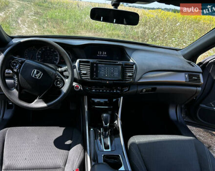 Сірий Хонда Аккорд, об'ємом двигуна 2.36 л та пробігом 187 тис. км за 13500 $, фото 10 на Automoto.ua