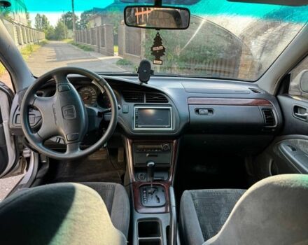 Серый Хонда Аккорд, объемом двигателя 1.9 л и пробегом 300 тыс. км за 2900 $, фото 3 на Automoto.ua