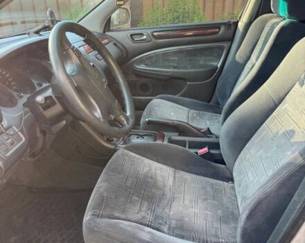 Серый Хонда Аккорд, объемом двигателя 1.9 л и пробегом 300 тыс. км за 2900 $, фото 2 на Automoto.ua