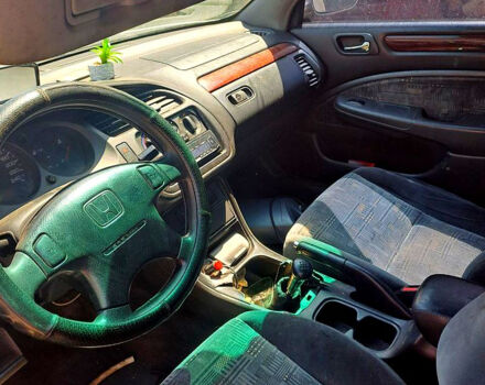 Серый Хонда Аккорд, объемом двигателя 1.6 л и пробегом 280 тыс. км за 1310 $, фото 8 на Automoto.ua