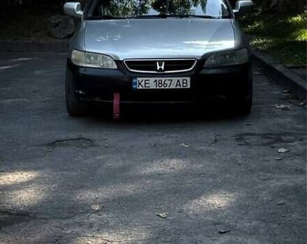 Серый Хонда Аккорд, объемом двигателя 2 л и пробегом 320 тыс. км за 3000 $, фото 1 на Automoto.ua