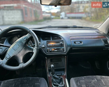 Серый Хонда Аккорд, объемом двигателя 2 л и пробегом 370 тыс. км за 3800 $, фото 18 на Automoto.ua