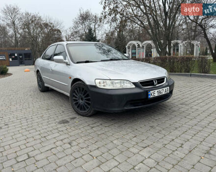 Серый Хонда Аккорд, объемом двигателя 2 л и пробегом 320 тыс. км за 3600 $, фото 1 на Automoto.ua