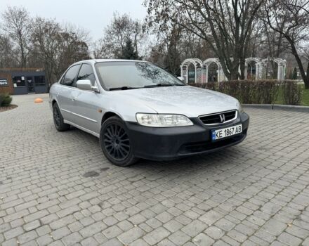 Серый Хонда Аккорд, объемом двигателя 2 л и пробегом 290 тыс. км за 3600 $, фото 1 на Automoto.ua