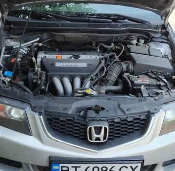 Серый Хонда Аккорд, объемом двигателя 2 л и пробегом 230 тыс. км за 5544 $, фото 9 на Automoto.ua