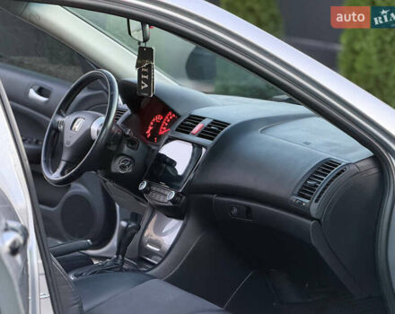 Серый Хонда Аккорд, объемом двигателя 2 л и пробегом 160 тыс. км за 5800 $, фото 12 на Automoto.ua