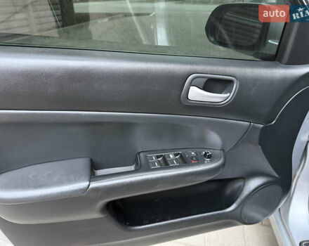 Серый Хонда Аккорд, объемом двигателя 2 л и пробегом 370 тыс. км за 4799 $, фото 11 на Automoto.ua