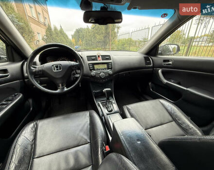 Серый Хонда Аккорд, объемом двигателя 2.4 л и пробегом 352 тыс. км за 5800 $, фото 11 на Automoto.ua