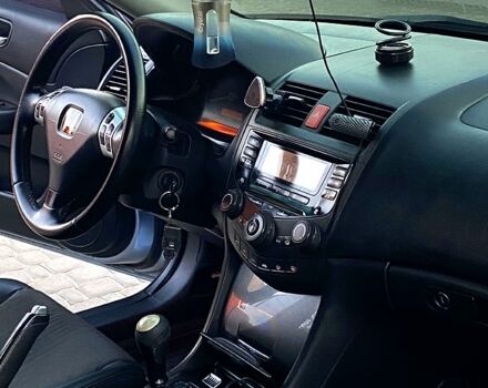 Серый Хонда Аккорд, объемом двигателя 2.2 л и пробегом 400 тыс. км за 5500 $, фото 7 на Automoto.ua