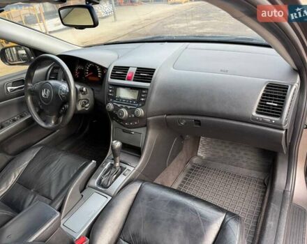 Сірий Хонда Аккорд, об'ємом двигуна 2 л та пробігом 188 тис. км за 6999 $, фото 28 на Automoto.ua