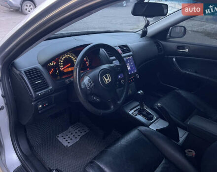 Серый Хонда Аккорд, объемом двигателя 2.4 л и пробегом 260 тыс. км за 6800 $, фото 8 на Automoto.ua