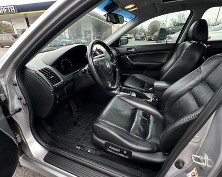 Серый Хонда Аккорд, объемом двигателя 2 л и пробегом 205 тыс. км за 8000 $, фото 7 на Automoto.ua