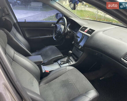 Серый Хонда Аккорд, объемом двигателя 2 л и пробегом 252 тыс. км за 4650 $, фото 15 на Automoto.ua