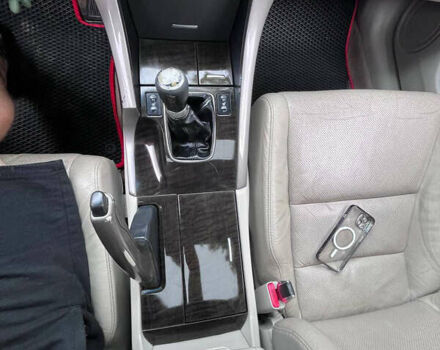 Серый Хонда Аккорд, объемом двигателя 2.2 л и пробегом 341 тыс. км за 8500 $, фото 15 на Automoto.ua