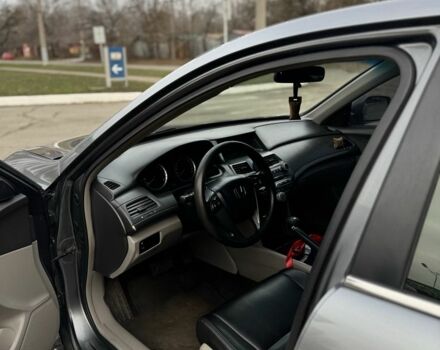 Серый Хонда Аккорд, объемом двигателя 2.4 л и пробегом 208 тыс. км за 8500 $, фото 8 на Automoto.ua