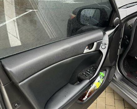 Серый Хонда Аккорд, объемом двигателя 2.4 л и пробегом 295 тыс. км за 7000 $, фото 7 на Automoto.ua