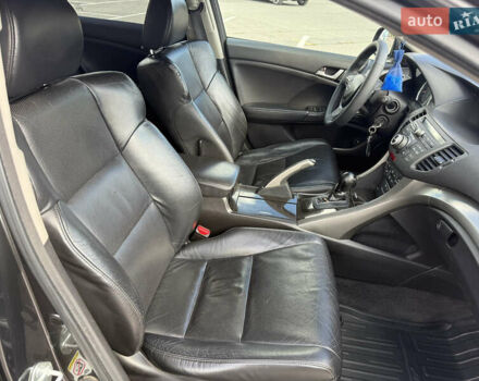 Серый Хонда Аккорд, объемом двигателя 2.35 л и пробегом 212 тыс. км за 9700 $, фото 7 на Automoto.ua