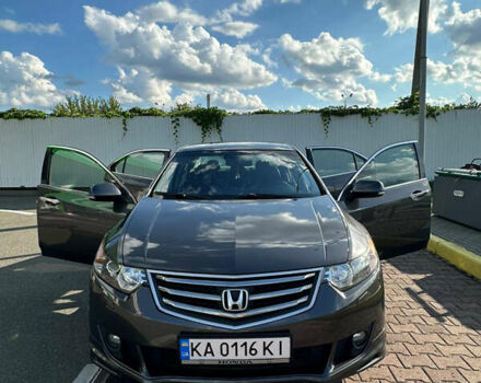 Серый Хонда Аккорд, объемом двигателя 2.35 л и пробегом 245 тыс. км за 9999 $, фото 3 на Automoto.ua