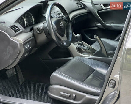 Серый Хонда Аккорд, объемом двигателя 2.4 л и пробегом 248 тыс. км за 8900 $, фото 23 на Automoto.ua