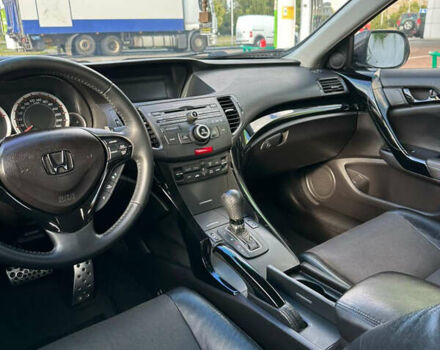 Серый Хонда Аккорд, объемом двигателя 2.35 л и пробегом 245 тыс. км за 9999 $, фото 12 на Automoto.ua